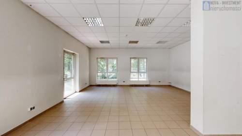 Parter centrum 3 wejścia wys. 3m. 206m2