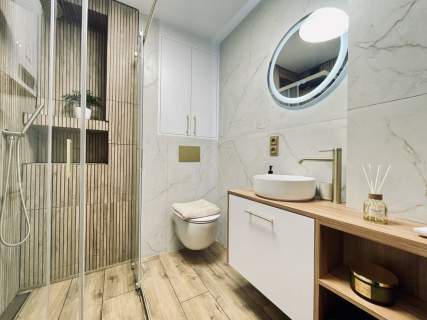 Nowe Dwustronne Balkon Piwnica Winda 