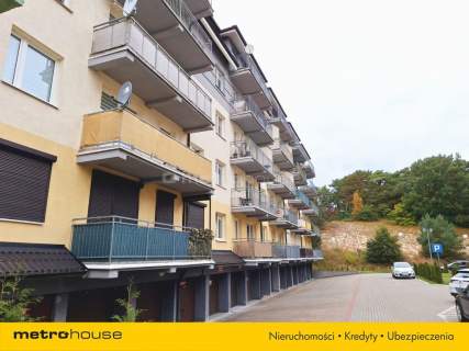 2 pokoje, garaż, balkon, piwnica, 450 m od morza