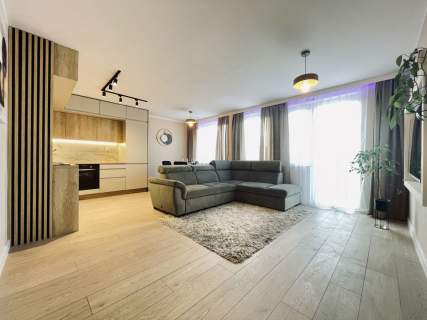 Nowe Dwustronne Balkon Piwnica Winda 