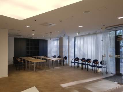 Lokal na parterze do wynajęcia, Wola