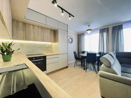 Nowe Dwustronne Balkon Piwnica Winda 