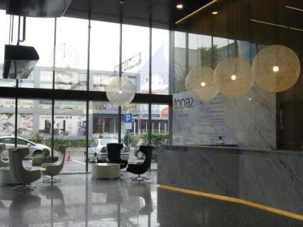 Lokal na parterze przy Galerii Westfield.