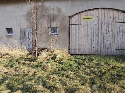 Na sprzedaż budynek po stadninie koni Milicz