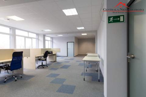Lokal typu open space, 90 m2, nowoczesny,parking