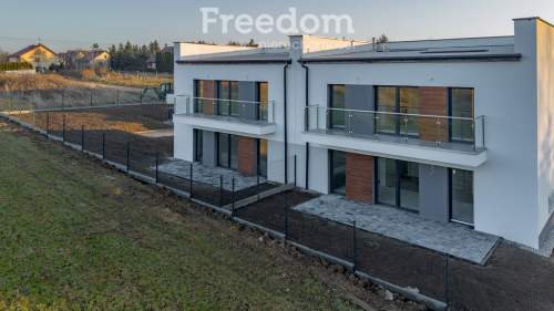 Kameralne mieszkanie z ogródkiem i tarasem 