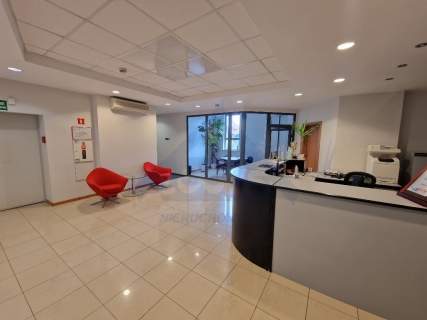 Do wynajęcia biuro 376 m2 blisko metra Gdańska