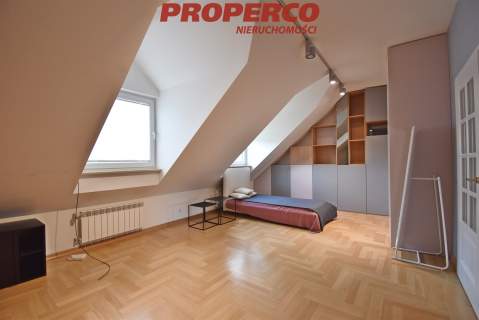 Dom 5 pokoi 222m2, Kielce, Centrum, ul. Zacisze