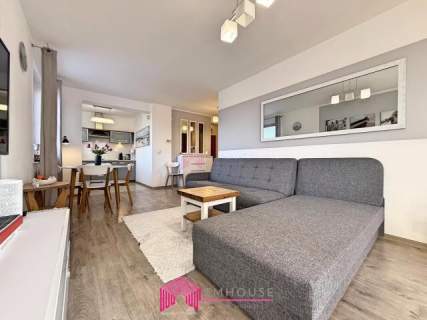 Komfortowy i wyposażony apartament z tarasem. 1piętro.Blisko...