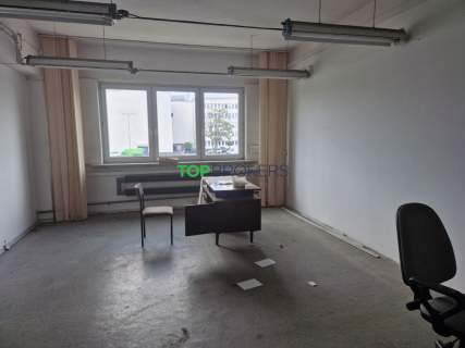 Przestronne biuro lub hostel winda
