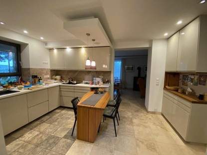 Siedlisko 7150m2, dom 155m2, magazyn 600m2 40 km od Warszawy