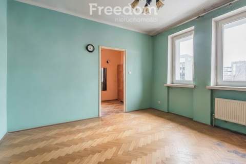 2 pokoje w kameralnej kamienicy na Okęciu