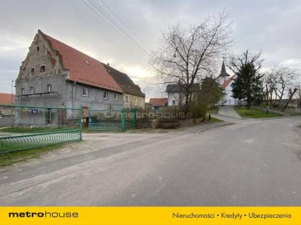 Budynki gospodarcze murowane 1150m2 Centrum wioski