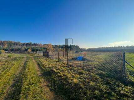 Ogrodzona działka z warunkami zabudowy 1415 m