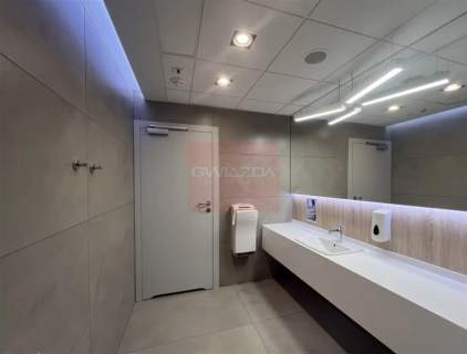 Nieruchomość komercyjna do wynajęcia, 2500 m2, Warszawa