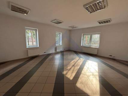 Biurowo-magazynowy obiekt na wynajem Wawer 690m2