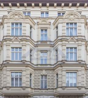 Kamienica na sprzedaż, Hotel Warszawa Śródmieście