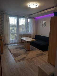 Przytulne mieszkanie po remoncie z balkonem