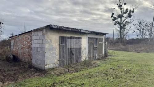 Mieszkanie 2 pokoje, garaż,ogródek, piwnice,bezczynszowe, J
