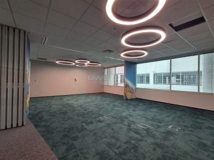 Nieruchomość komercyjna do wynajęcia, 600 m2, Warszawa