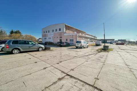 Hala o powierzchni 3000m2 w Cedrach Wielkich