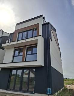 Apartament z ogrodem pod Warszawą