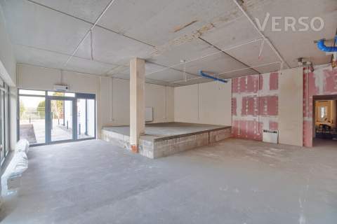 Narożny lokal pod każdą działalność 90,63 m2