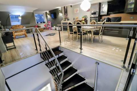 Przestronny apartament na zamkniętym osiedlu 
