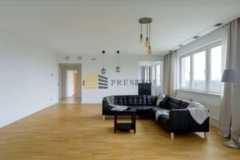 Dwupokojowy apartament w budynku z basenem, fitnes