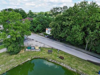 Kołaczków pawilon handlowy z częścią mieszkalną.