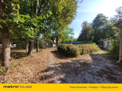 Działka budowlana 2.6 ha z zabytkowym pałacem.