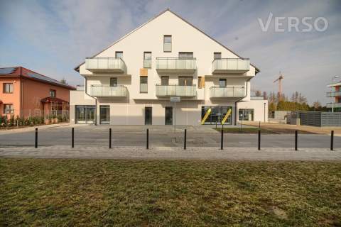 Narożny lokal z witrynami 126,5m2