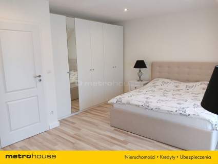 Segment środkowy 125m2, wiata, 5 pokoi