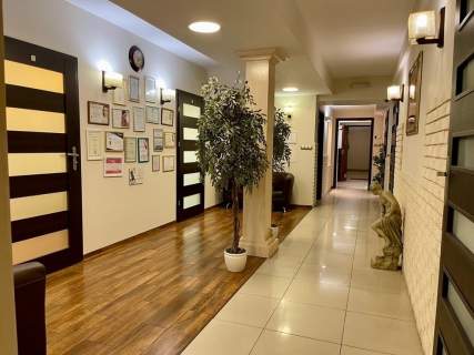 Lokal gotowy do wejścia 144m2, centrum ul.Leonarda