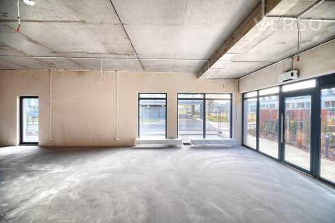 Narożny lokal z witrynami 126,5m2
