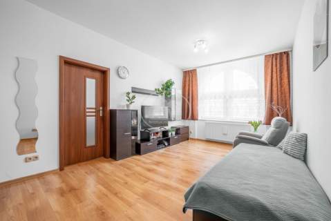 3 pokoje/Balkon/3 piwnice/Ciche/Do wprawdzenia