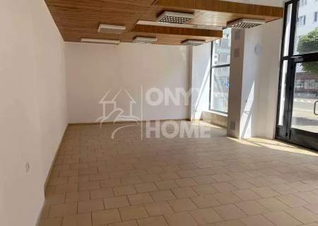 Lokal 115 m2,parter,witryna-Świetojańska Gdynia