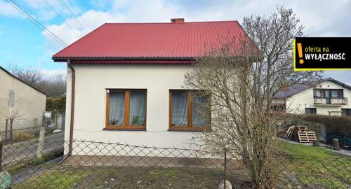 Mały dom 75 m2 z ogródkiem w Ostrowcu Św.