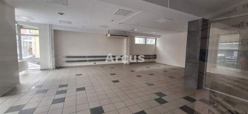 lokal w centrum z parkingiem