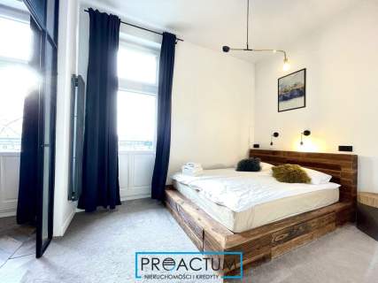 Mieszkanie w zabytkowej kamienicy-winda-balkon