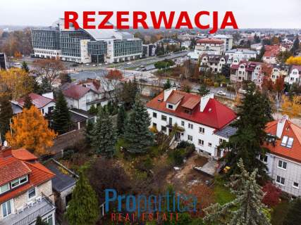 Urokliwy segment z ogrodem w otoczeniu zieleni