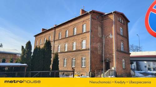 Na sprzedaż mieszkanie na parterze w kamienicy.