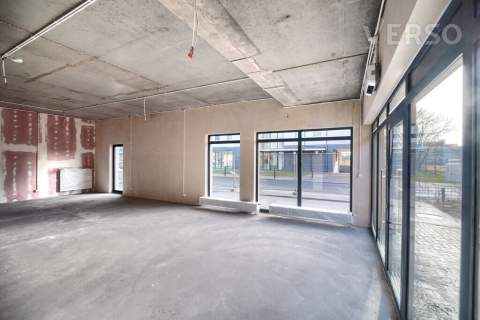Narożny lokal z witrynami 126,5m2