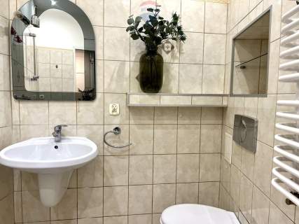 Mieszkanie 2 pokojowe,wysokie sufity, piwnica 12m2