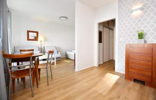 Kołobrzeg dz. Portowa ul. spacerowa . Apartament 300 m do morza