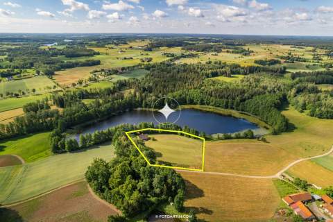 Dom z bala na działce 1,2 HA z linią brzegową