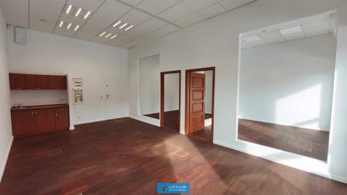 Biuro 77 m2, 2 pokoje, parking, klimatyzacja