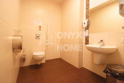 Lokal w centrum Gdyni, duże zaplecze/piwnica 188m2