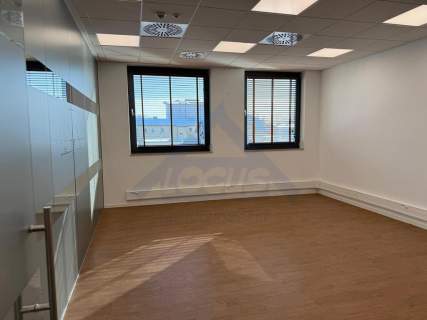Białołęką 186 m2 biuro do wynajęcia