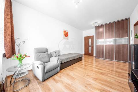 3 pokoje/Balkon/3 piwnice/Ciche/Do wprawdzenia